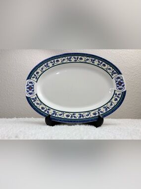 Pfaltzgraff Oreleans 12” Stoneware Oval Serving Platter.